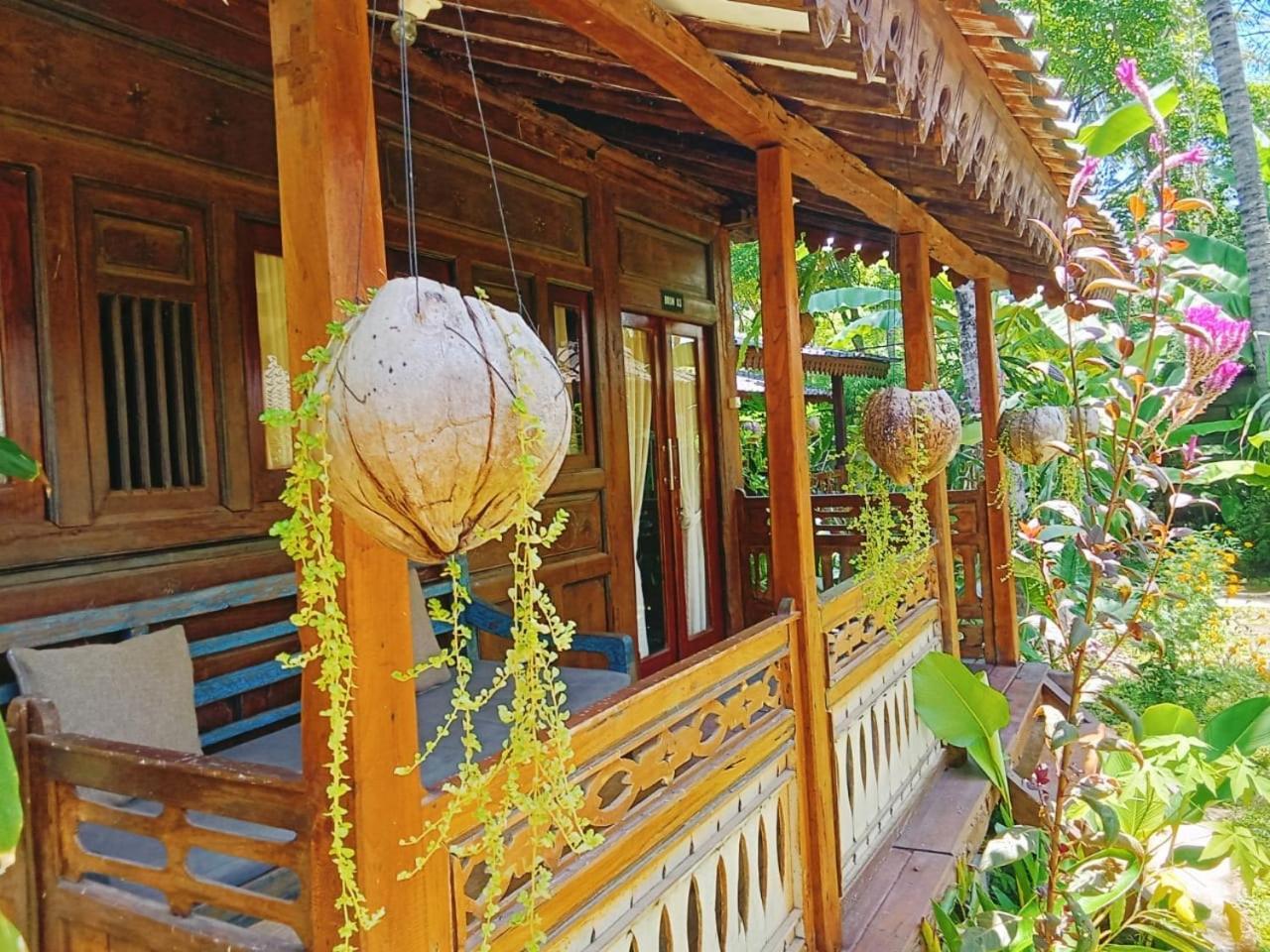Tahlia'S Villa Sorongjukung Ngoại thất bức ảnh