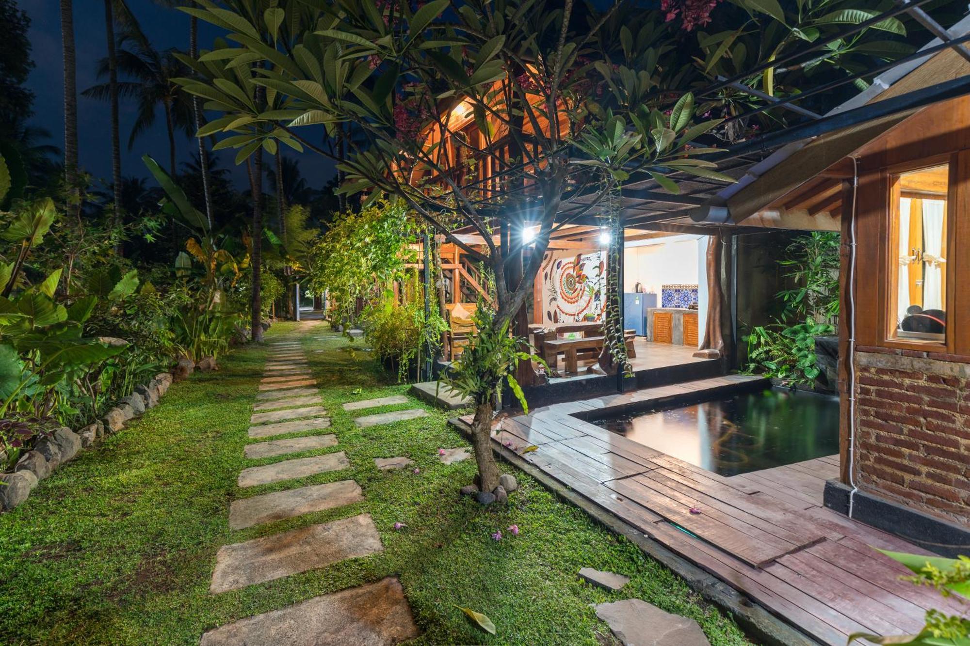 Tahlia'S Villa Sorongjukung Ngoại thất bức ảnh