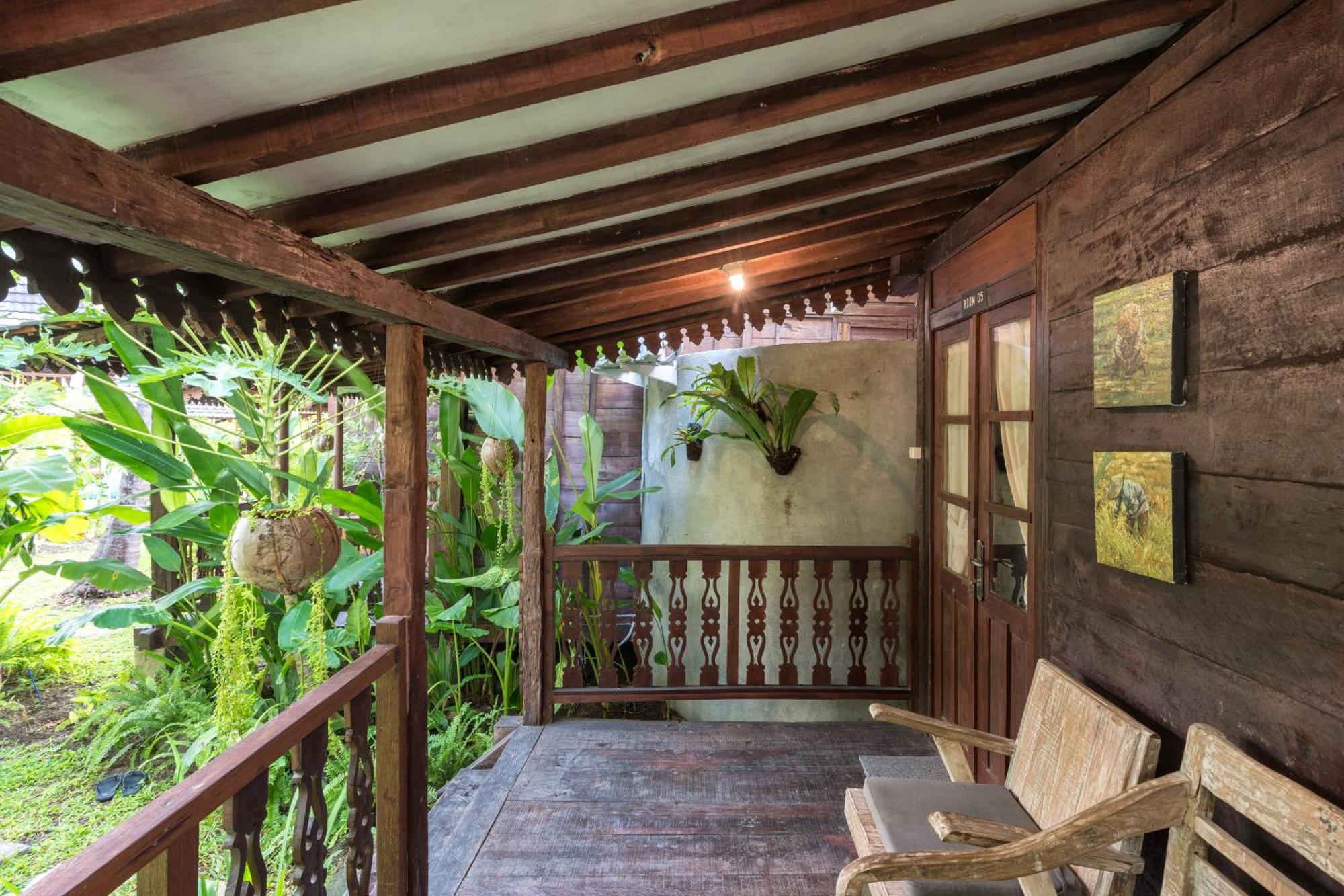 Tahlia'S Villa Sorongjukung Ngoại thất bức ảnh