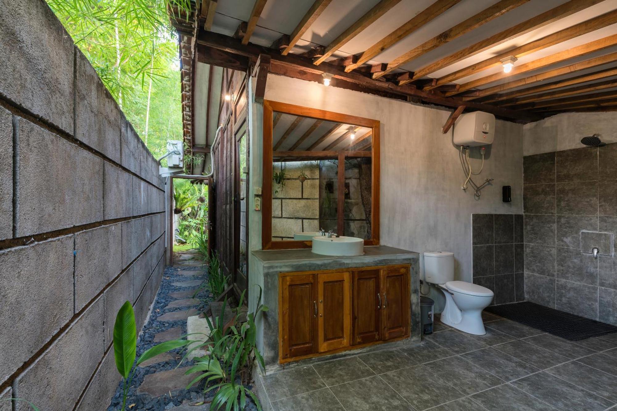 Tahlia'S Villa Sorongjukung Ngoại thất bức ảnh