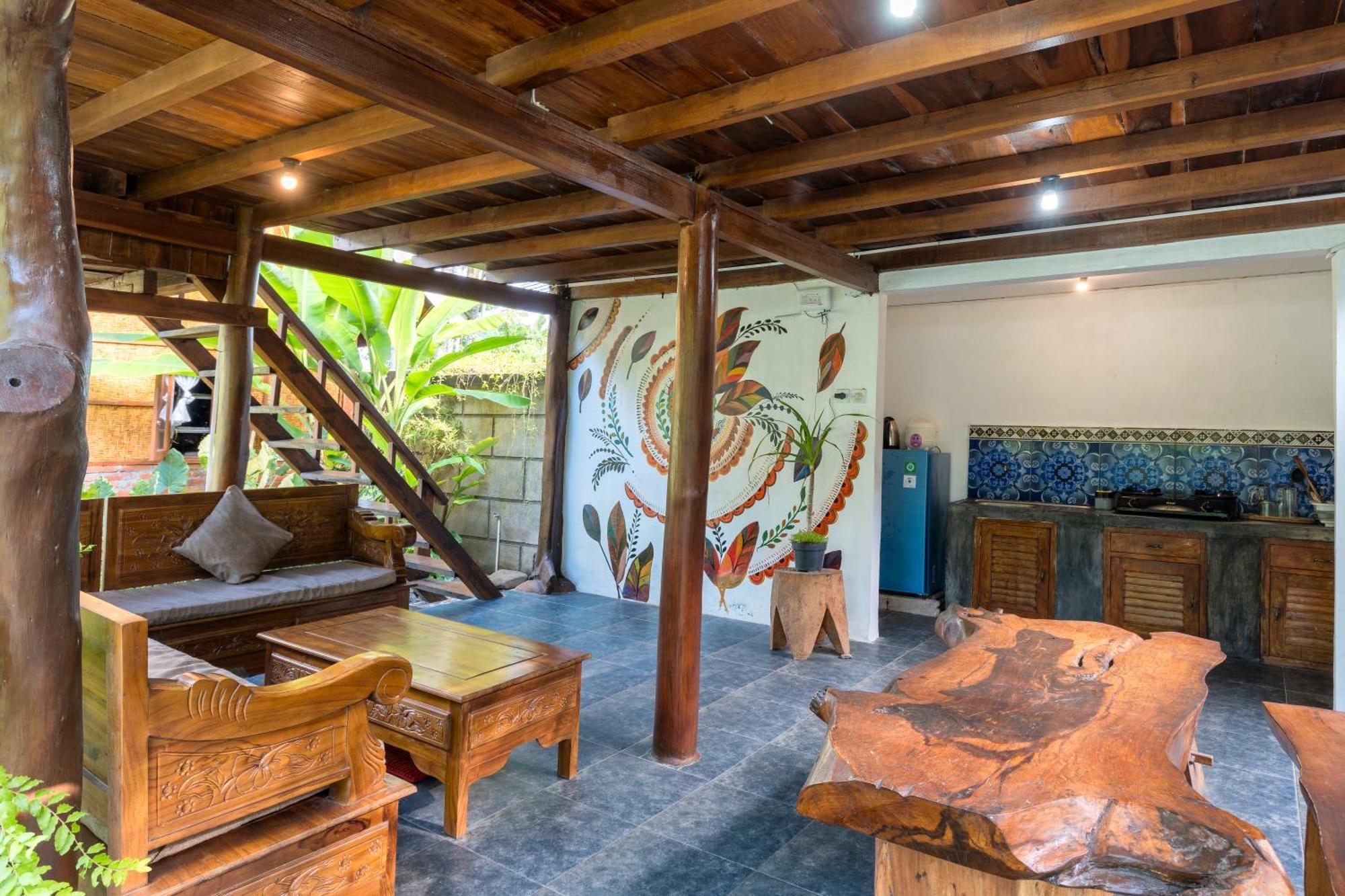 Tahlia'S Villa Sorongjukung Ngoại thất bức ảnh