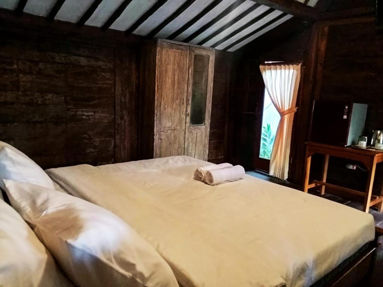 Tahlia'S Villa Sorongjukung Ngoại thất bức ảnh